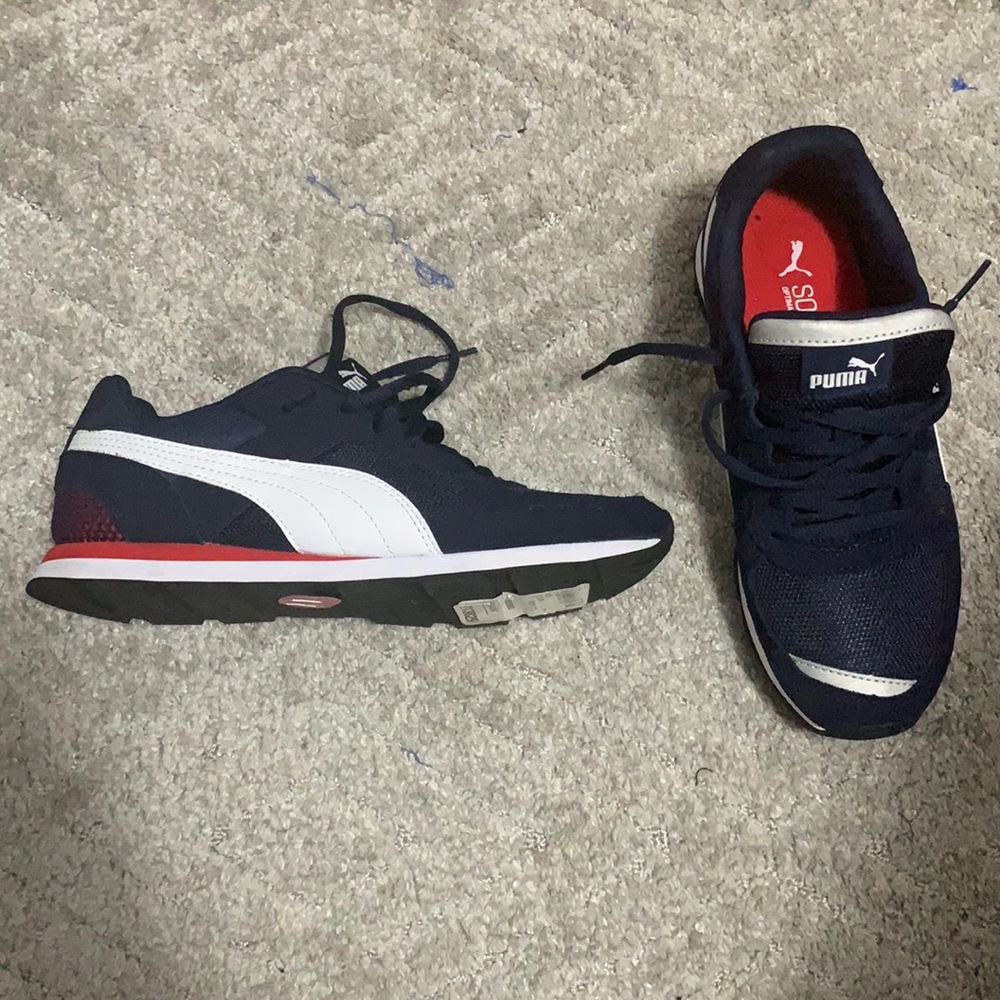 brand NEW PUMA sneakers